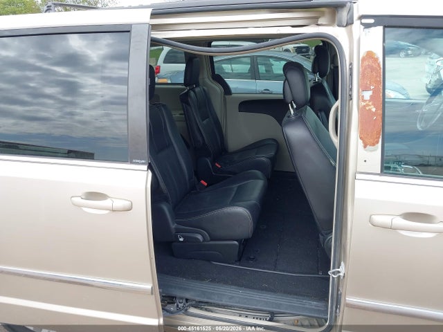 Chrysler Town & Country Touring