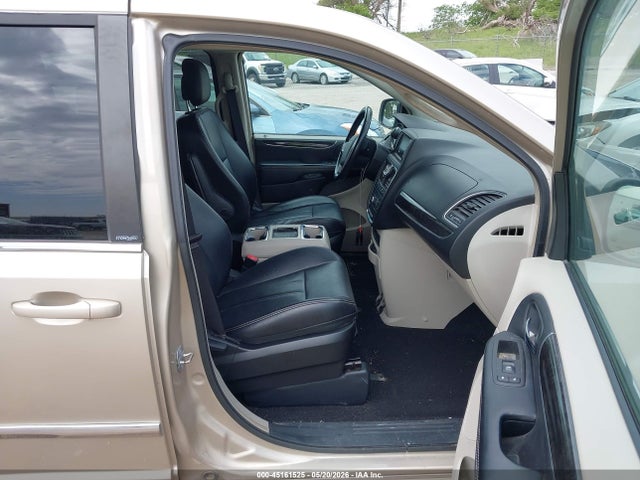 Chrysler Town & Country Touring