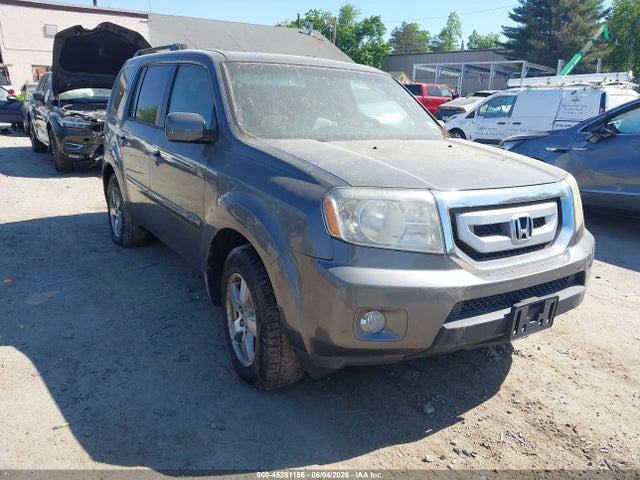 Salvage Honda Pilot Image