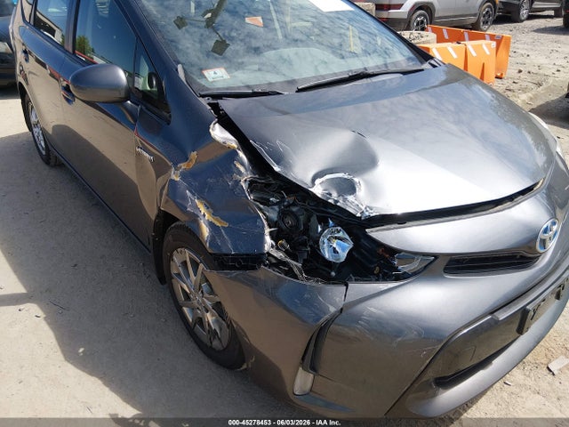 Toyota Prius v Three