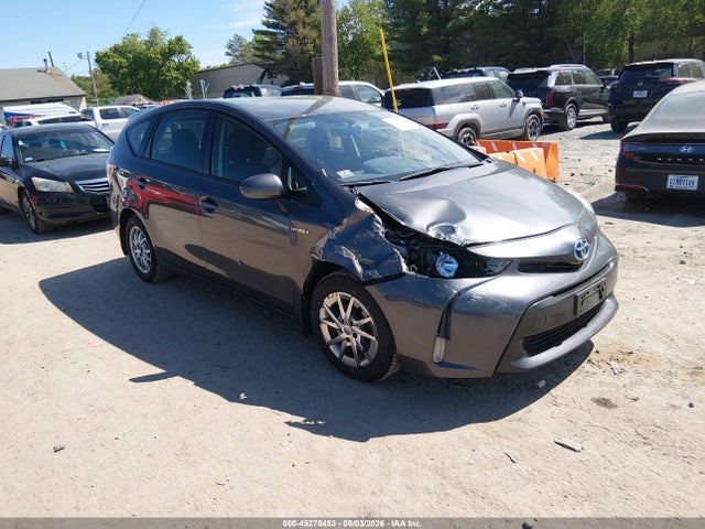 Salvage Toyota Prius v Image