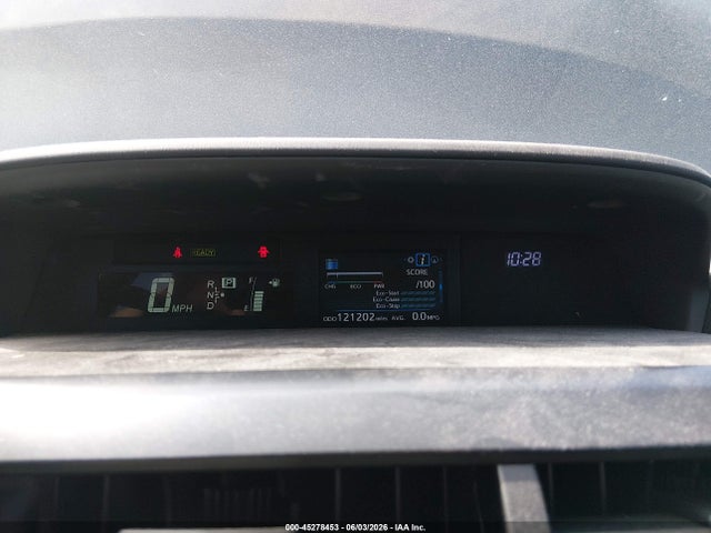 Toyota Prius v Three