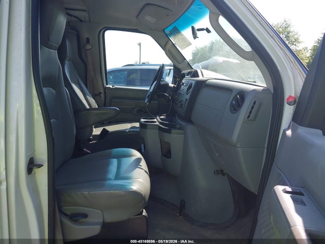 Ford E-250 Commercial