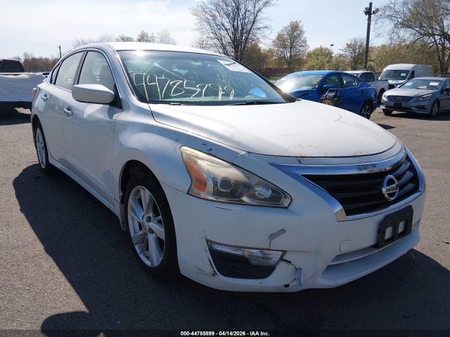 Salvage Nissan Altima Image