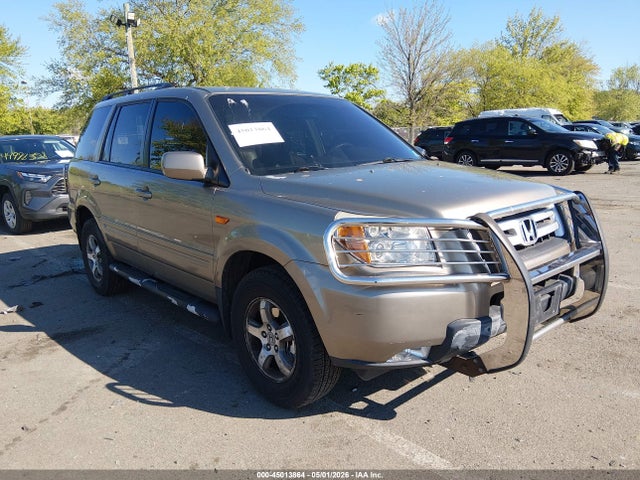 Salvage Honda Pilot Image