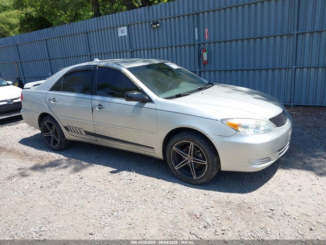 Salvage Toyota Camry Image