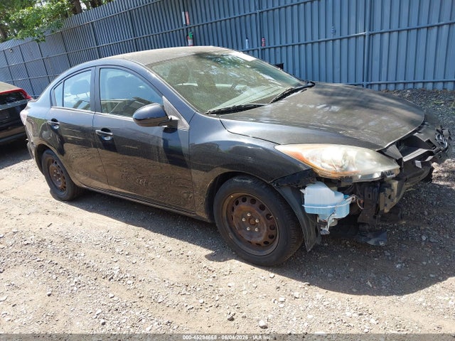 Salvage Mazda Mazda3 Image