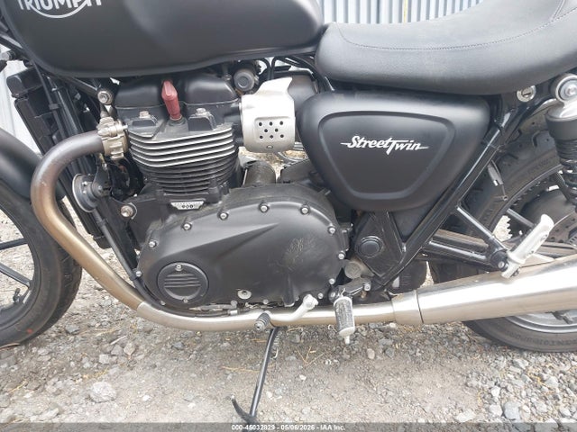 Triumph Street Twin