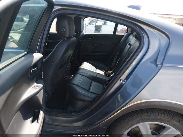Jaguar XE 25t Prestige