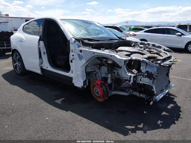 Salvage Maserati Levante Image