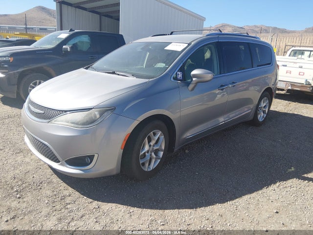 Chrysler Pacifica Touring L