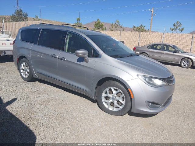 Salvage Chrysler Pacifica Image