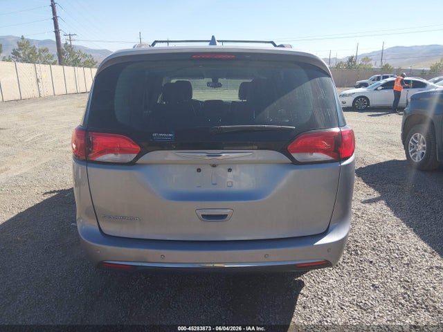 Chrysler Pacifica Touring L