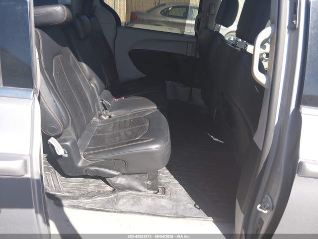 Chrysler Pacifica Touring L
