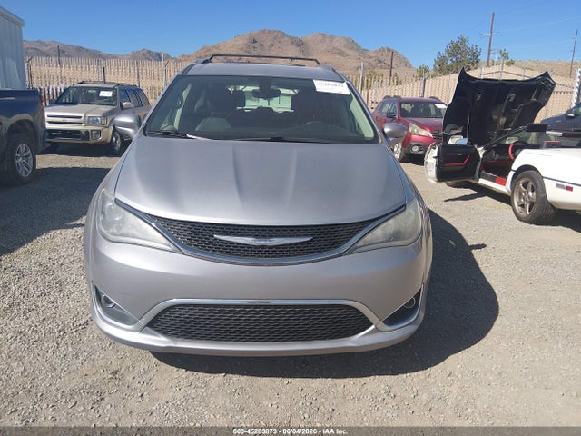 Chrysler Pacifica Touring L