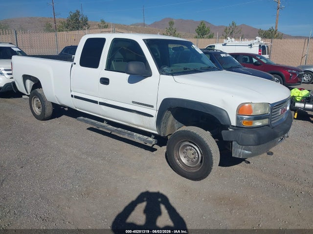 Salvage GMC Sierra 2500 Image