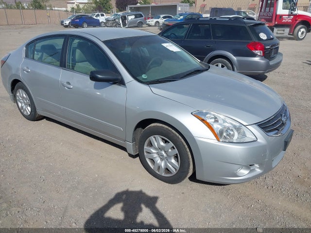 Salvage Nissan Altima Image
