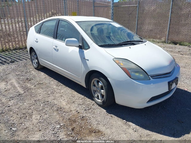 Salvage Toyota Prius Image