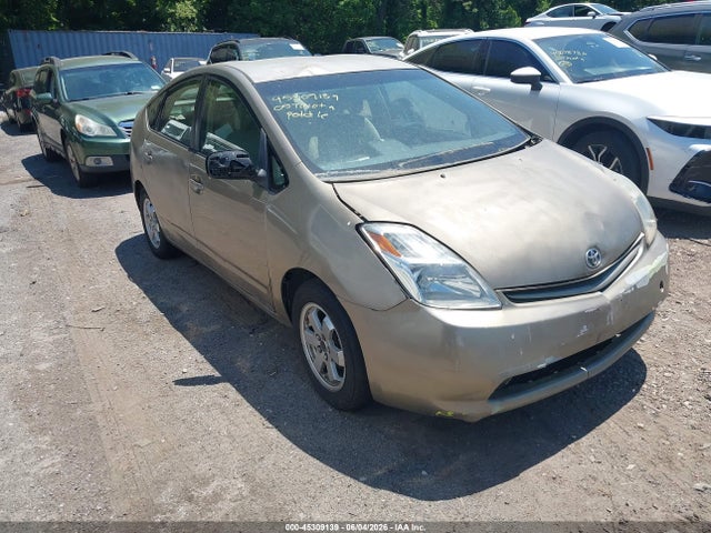 Salvage Toyota Prius Image