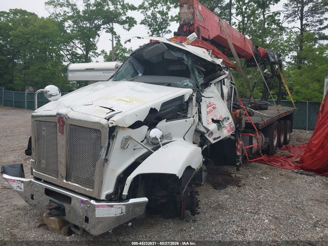 Salvage Kenworth Construction Image