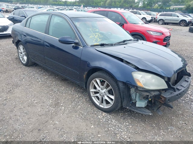 Salvage Nissan Altima Image