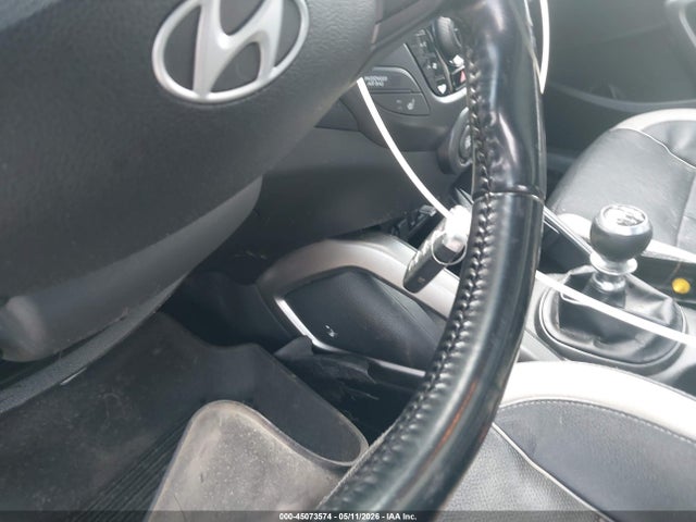 Hyundai VELOSTER Turbo