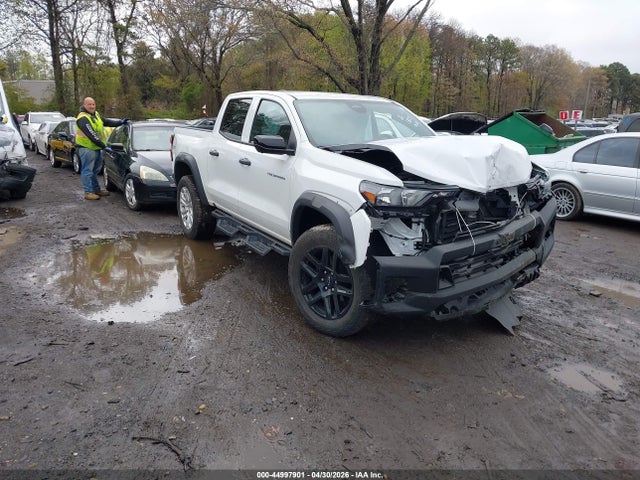 Salvage Chevrolet Colorado Image