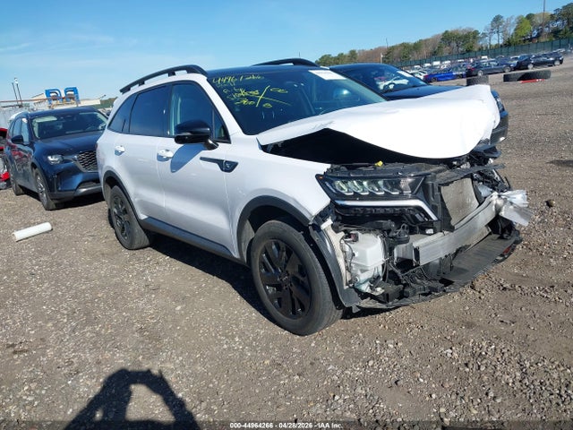 Salvage Kia Sorento Image