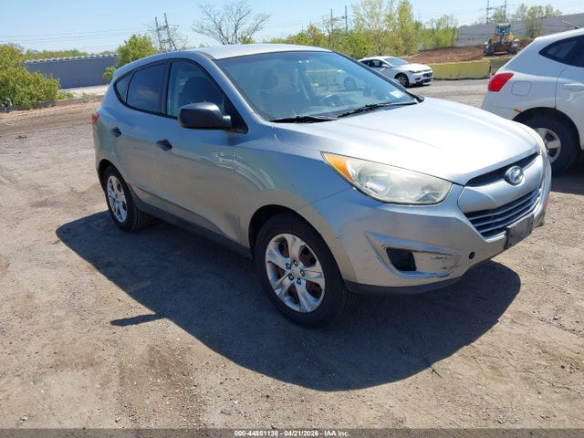 Salvage Hyundai TUCSON Image