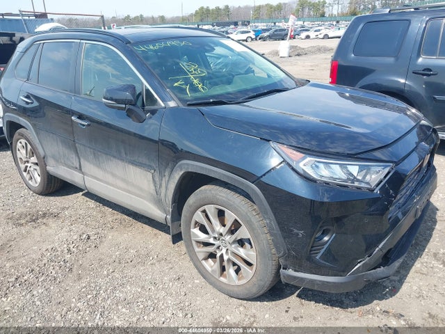 Salvage Toyota RAV4 Image