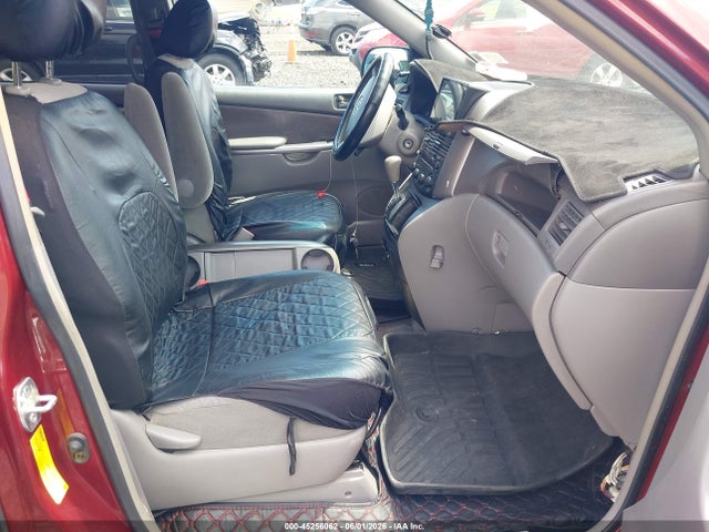 Toyota Sienna Le