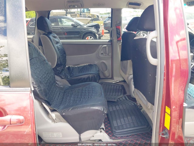 Toyota Sienna Le