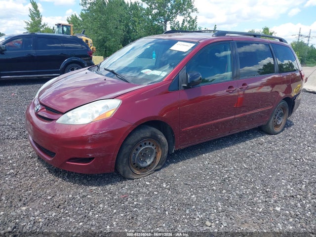 Toyota Sienna Le