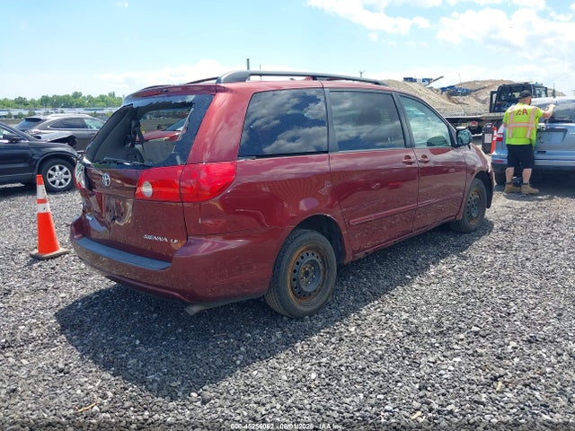 Toyota Sienna Le
