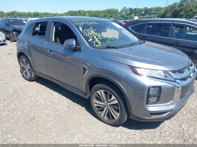 Salvage Mitsubishi Outlander Image