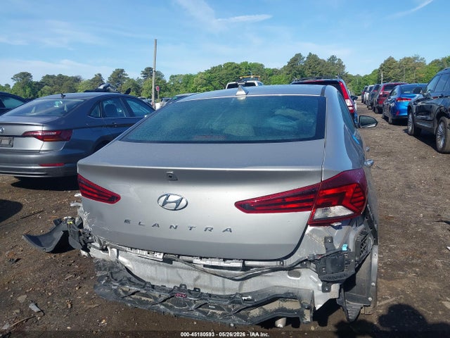 Hyundai ELANTRA Sel