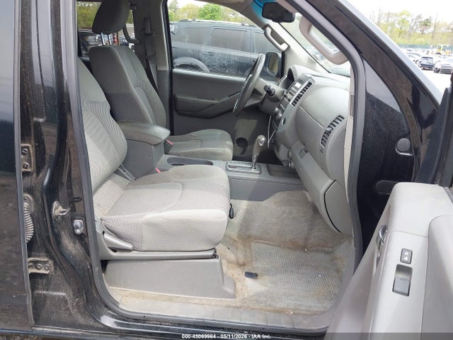 Nissan Frontier Sv