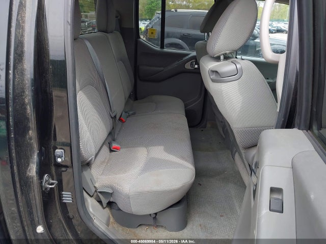 Nissan Frontier Sv
