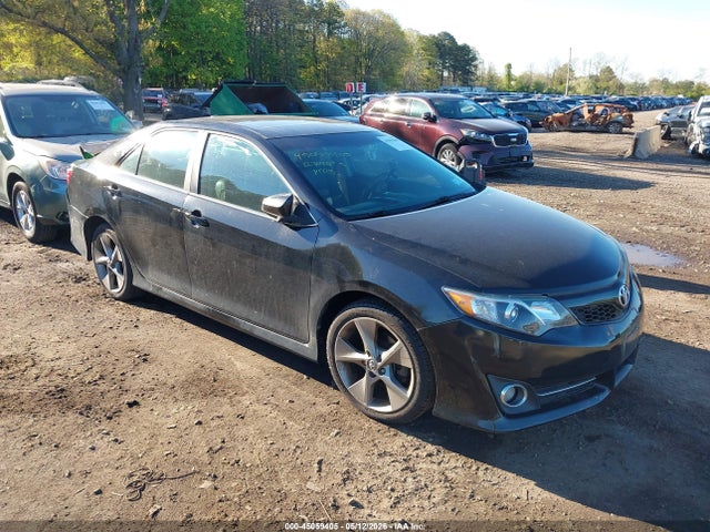 Salvage Toyota Camry Image