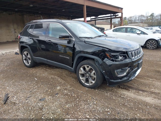 Salvage Jeep Compass Image