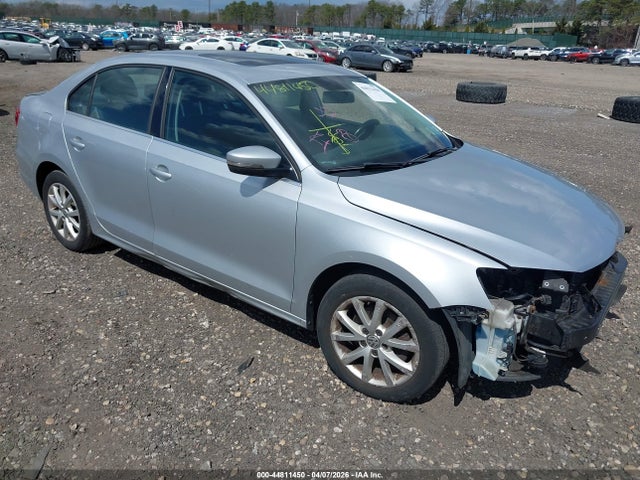 Salvage Volkswagen Jetta Image
