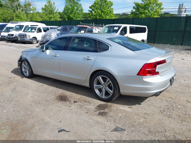 Volvo S90 T5 Momentum