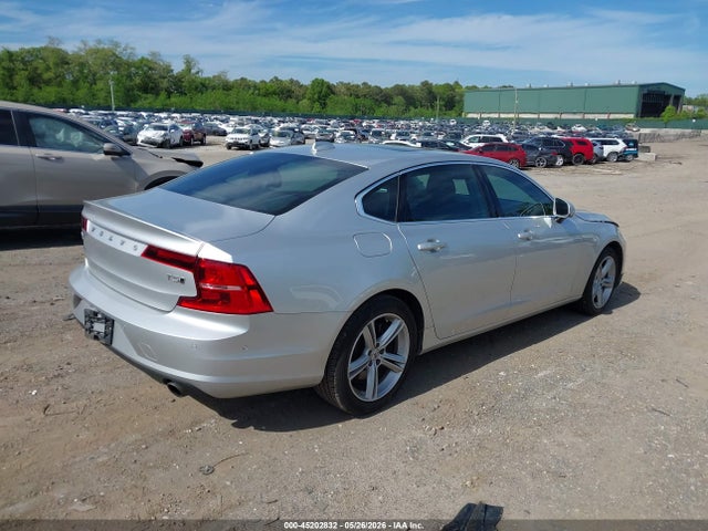 Volvo S90 T5 Momentum