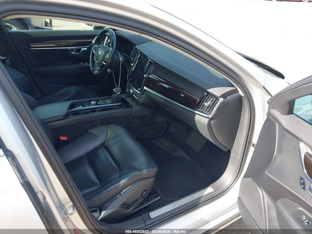 Volvo S90 T5 Momentum