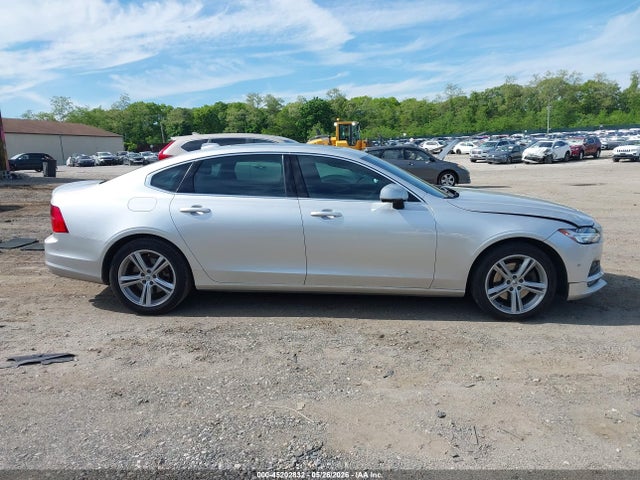 Volvo S90 T5 Momentum