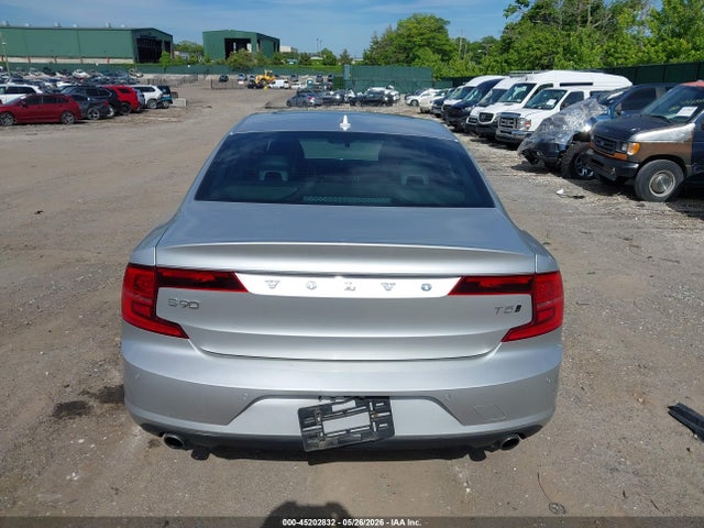 Volvo S90 T5 Momentum