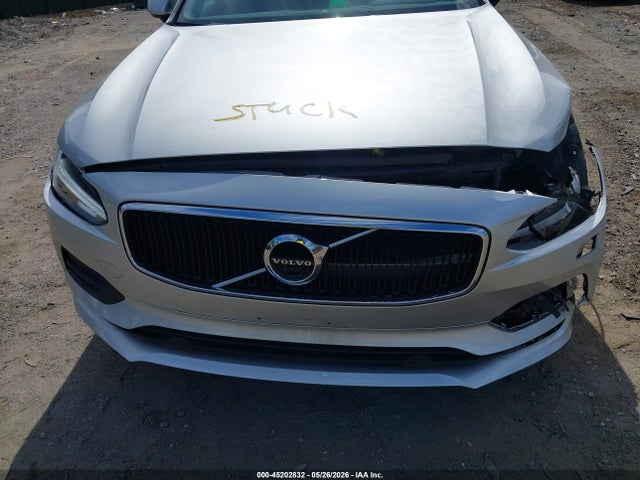 Volvo S90 T5 Momentum