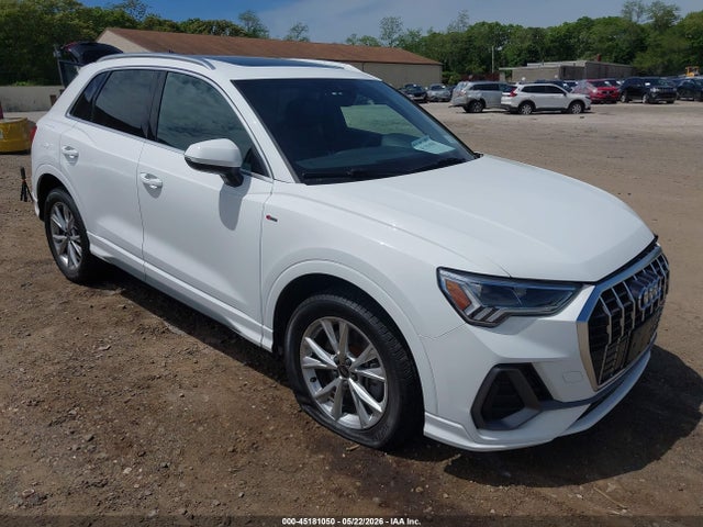 Salvage Audi Q3 Image