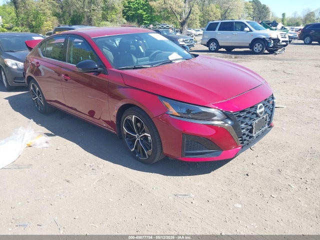 Salvage Nissan Altima Image