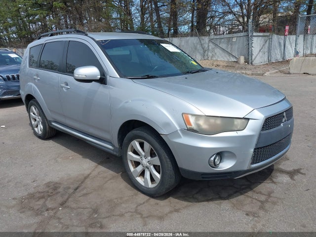 Salvage Mitsubishi Outlander Image